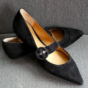 Gorgeous Ann Taylor Black Suede Flats, Size 8.